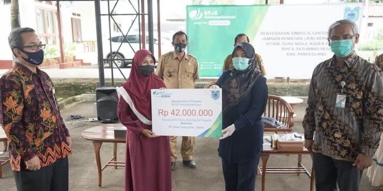 BPJS Ketenagakerjaan Berikan Jaminan Bagi RT RW dan Organisasi Masyarakat di Kabupaten Pandeglang 1 BPJS Ketenagakerjaan Berikan Jaminan Bagi RT RW dan Organisasi Masyarakat di Kabupaten Pandeglang