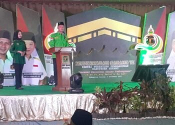 Di Hadapan Ketua PPP Banten, Mantan Politisi Golkar Dikenalkan Bakal Jadi Ketua PPP Kabupaten Serang 6 Di Hadapan Ketua PPP Banten, Mantan Politisi Golkar Dikenalkan Bakal Jadi Ketua PPP Kabupaten Serang