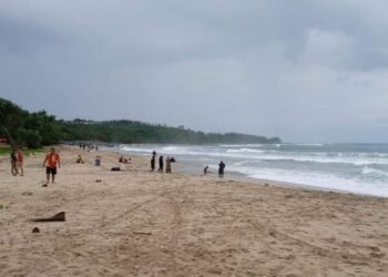 Wisatawan Asal Bekasi Hilang Terseret Ombak Pantai Ciantir Lebak