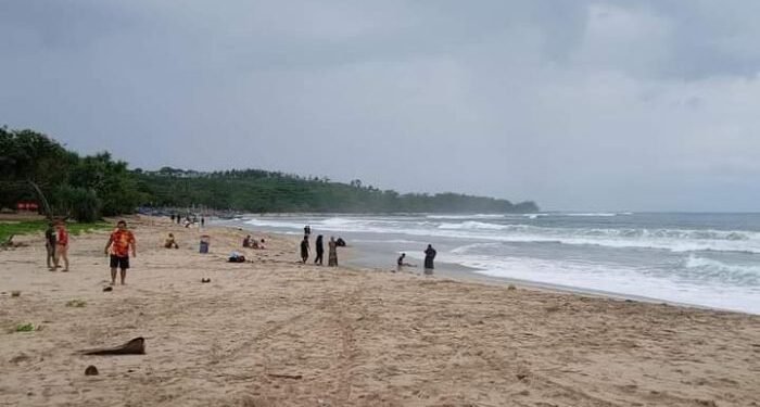 Wisatawan Asal Bekasi Hilang Terseret Ombak Pantai Ciantir Lebak