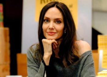 Arab Kritik Adegan LGBT di Film Eternals, Angelina Jolie Bela Marvel 2 Arab Kritik Adegan LGBT di Film Eternals, Angelina Jolie Bela Marvel