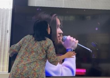 Stephanie Poetri Tampil di HITC 2021, Titi DJ Kangen Berat Sampai Cium Layar TV 6 Stephanie Poetri Tampil di HITC 2021, Titi DJ Kangen Berat Sampai Cium Layar TV