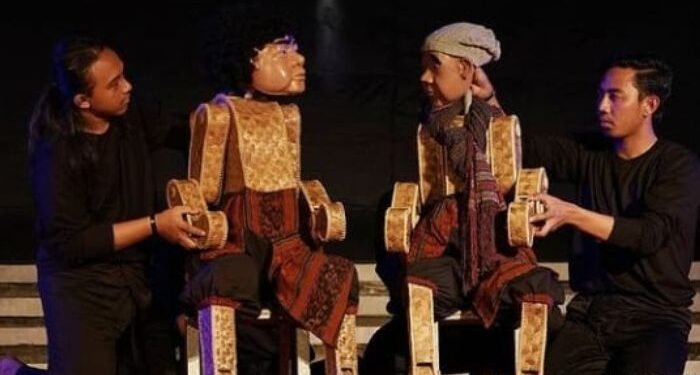 Wayang dari Daun Ental, Terobosan Ide kesenian 'Orang-orangan' 1 Wayang dari Daun Ental, Terobosan Ide kesenian 'Orang-orangan'