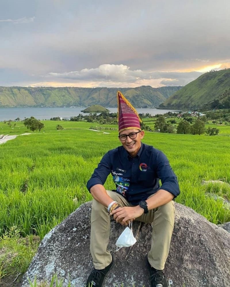 Harapan dan Janji Menparekraf Sandiaga Uno Mengawali Tahun 2022, Begini Katanya 3 Ditunjuk jadi Wali Pernikahan Ria Ricis dan Teuku Ryan, Begini Alasan Sandiaga Uno Tak Bisa Hadir