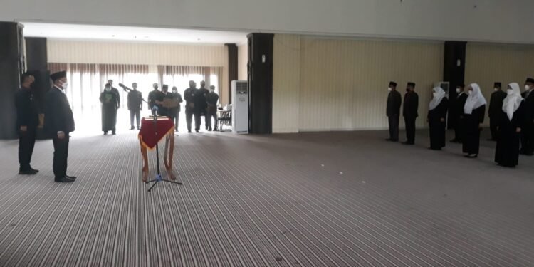 Siap-siap! Lurah Camat Giliran Kena Rotasi Mutasi Selanjutnya, Wakil Walikota Cilegon: Dipercepat Bulan Ini 1 12 Pejabat Eselon II Dilantik Walikota Helldy, Ini Nama dan Jabatan Barunya