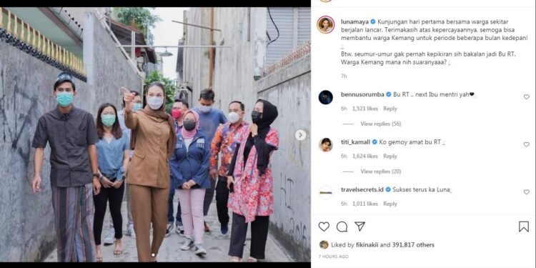 Jadi Ibu RT, Hari Pertama Kerja Luna Maya Sambangi Warga