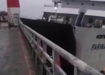 Braakkk... Terbawa Ombak, Dua Kapal Bersenggolan di Perairan Merak