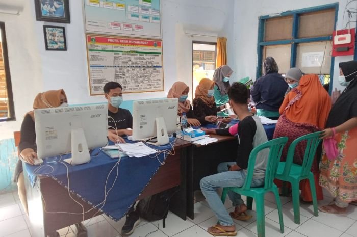 Ditarget 32 Ribu Orang, Muspika Cimanuk Pandeglang Jemput Bola Vaksinasi Warga Desa Kaduhandap 1 Ditarget 32 Ribu Orang, Muspika Cimanuk Pandeglang Jemput Bola Vaksinasi Warga Desa Kaduhandap