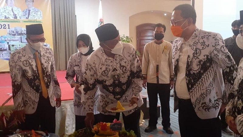 Wakil Bupati Serang Ditempeleng Guru, Begini Kronoligisnya 1 Wakil Bupati Serang Ditempeleng Guru, Begini Kronoligisnya