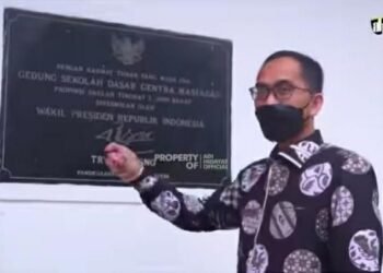 Peringati Hari Guru, Ustadz Adi Hidayat Kunjungi Sekolahnya di SDN 3 Pandeglang