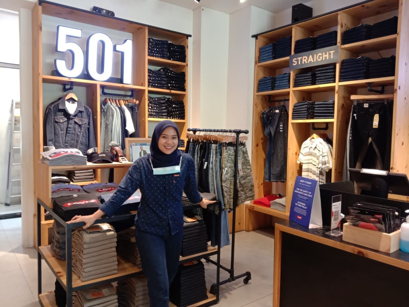 Original Levi's Store Cilegon Buka Lowongan Kerja
