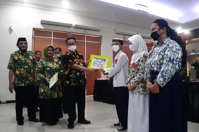 Daftar Nama-nama Juara Lomba Cerdas Cermat Budaya Tingkat SD dan SMP Kota Serang Tahun 2021 1 Daftar Nama-nama Juara Lomba Cerdas Cermat Budaya Tingkat SD dan SMP Kota Serang Tahun 2021