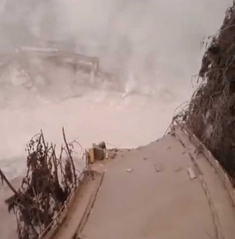 Situasi Terkini Lumajang Pasca Semeru Meletus 5 Desember 2021 Pagi, Banyak Warga Terjebak dan Belum Dievakuasi 1 Situasi Terkini Lumajang Pasca Semeru Meletus 5 Desember 2021 Pagi, Banyak Warga Terjebak dan Belum Dievakuasi