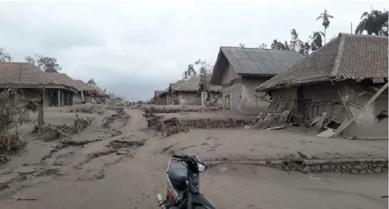 Data Terkini Korban Meninggal Gunung Semeru Meletus, Abu Menutup Sampai Atap Rumah