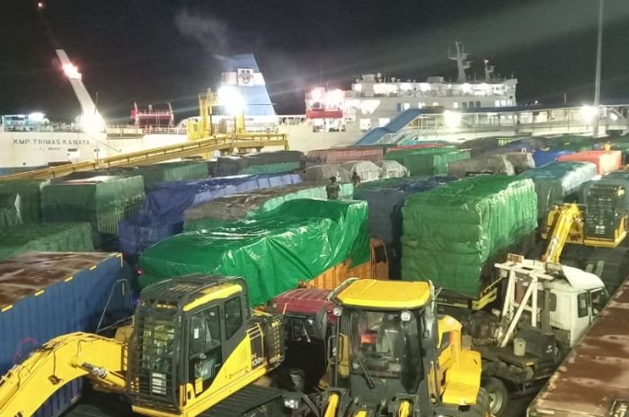 Pengemudi Truk Bisa Rapid Tes Antigen dan Vaksinasi Gratis di Pelabuhan Merak, Ini Titiknya 2 Pengemudi Truk Bisa Rapid Tes Antigen dan Vaksinasi Gratis di Pelabuhan Merak, Ini Titiknya