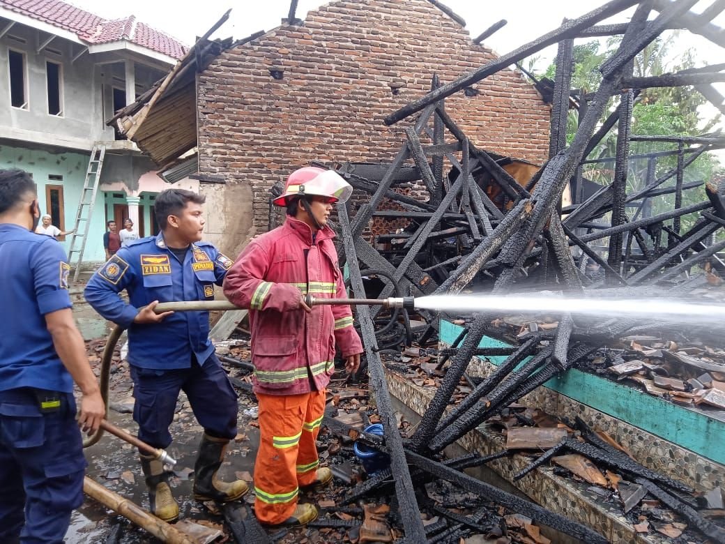 Pesantren Hidayatul Mubtadi'in di Kabupaten Serang Ludes Terbakar, Berikut Penyebabnya