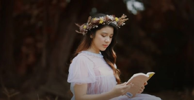 Lirik dan Link Download Lagu Menjadi Dia - Tiara Andini 1 Lirik dan Link Download Lagu Menjadi Dia - Tiara Andini