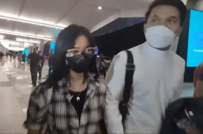 Sudah Tak Canggung Pamer Kemesraan, Thariq Halilintar dan Fuji Pacaran? 1 Sudah Tak Canggung Pamer Kemesraan, Thariq Halilintar dan Fuji Pacaran?