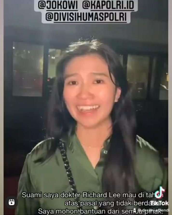 Pakar Kecantikan dr Richard Lee Ditangkap, Sang Istri Minta Tolong Presiden Jokowi 2 Pakar Kecantikan dr Richard Lee Ditangkap, Sang Istri Minta Tolong Presiden Jokowi