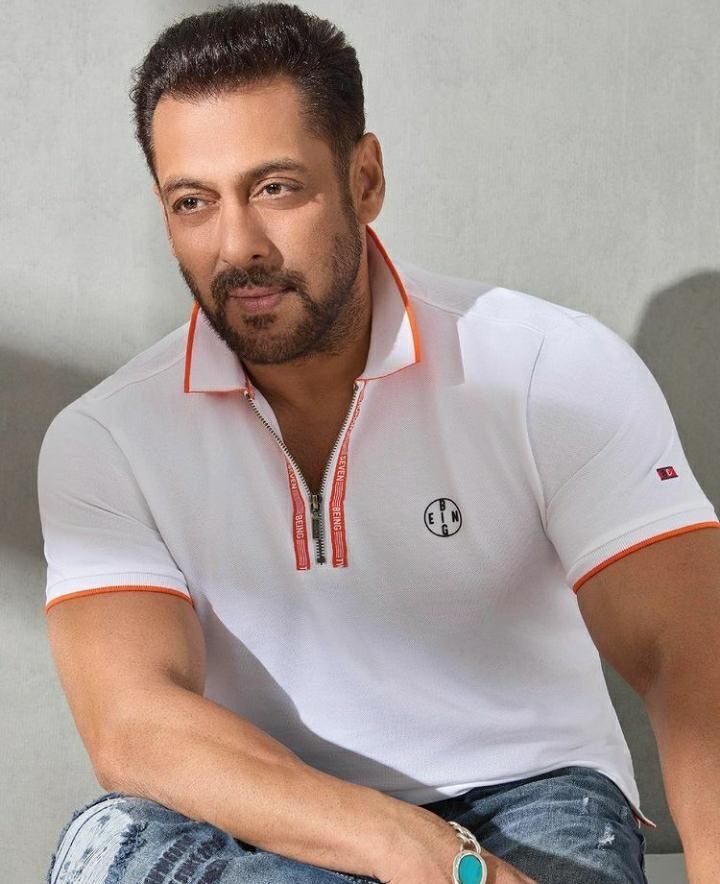 Salman Khan Digigit Ular Berbisa dan Harus Dilarikan ke Rumah Sakit, Ini Kronologinya 3 Salman Khan Digigit Ular Berbisa dan Harus Dilarikan ke Rumah Sakit, Ini Kronologinya