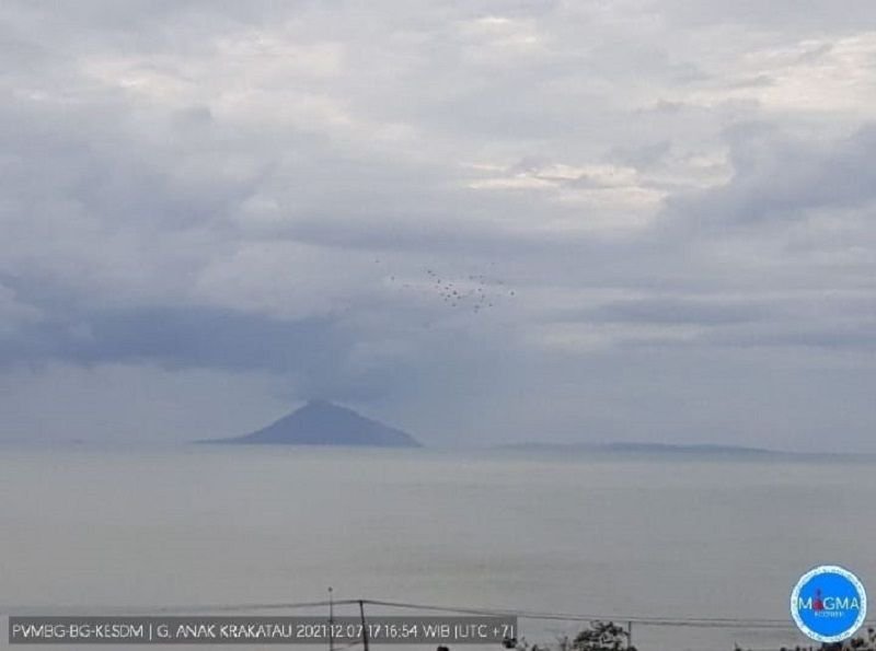 Begini Kondisi GAK Sabtu 2 Januari 2022, Ombak Laut di Sekitar Gunung Terpantau Tenang