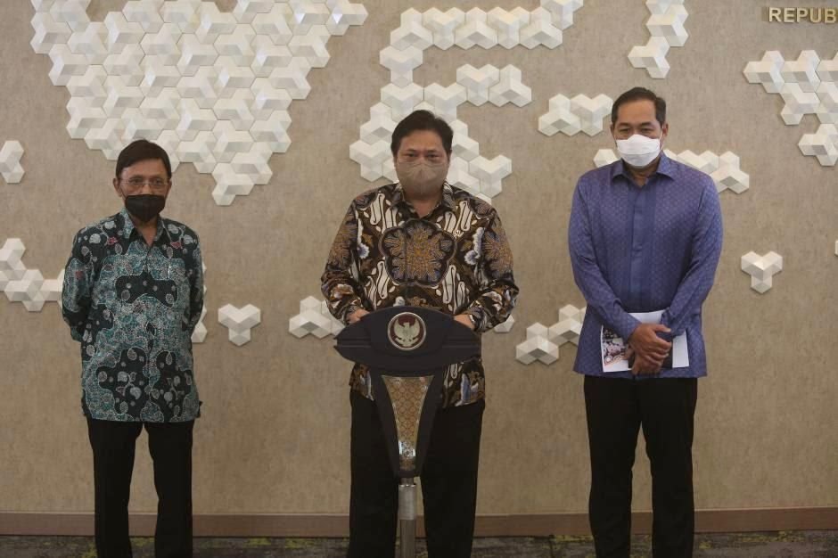 Pemerintah Mengambil kebijakan Menyediakan Minyak Goreng untuk Masyarakat dengan Harga Rp14.000