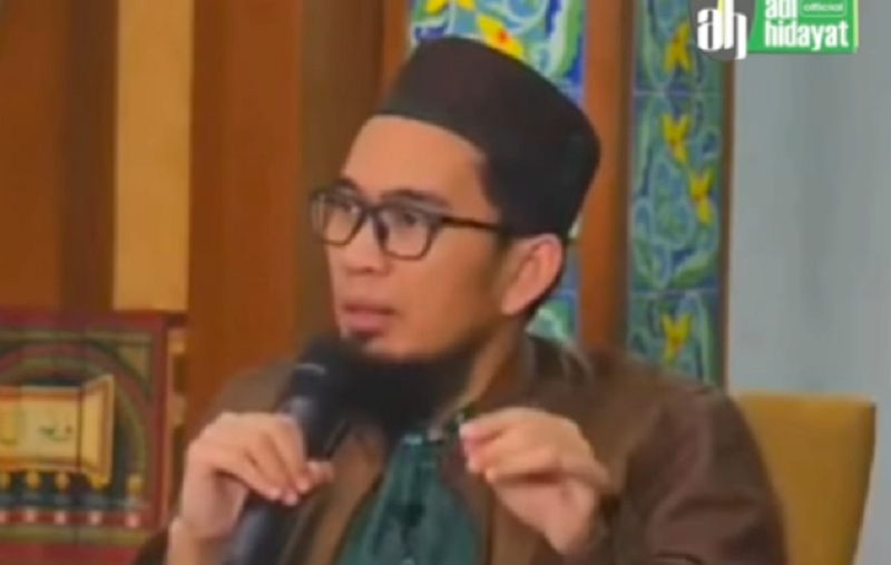 Hukum Seorang Muslim Ucapkan Selamat Natal, Simak Penjelasan Lengkapnya dari Ustadz Adi Hidayat 2 Bukan Langsung Digunakan Tapi Ini yang Harus Dilakukan Bila Menemukan Barang Temuan Kata Ustadz Adi Hidayat