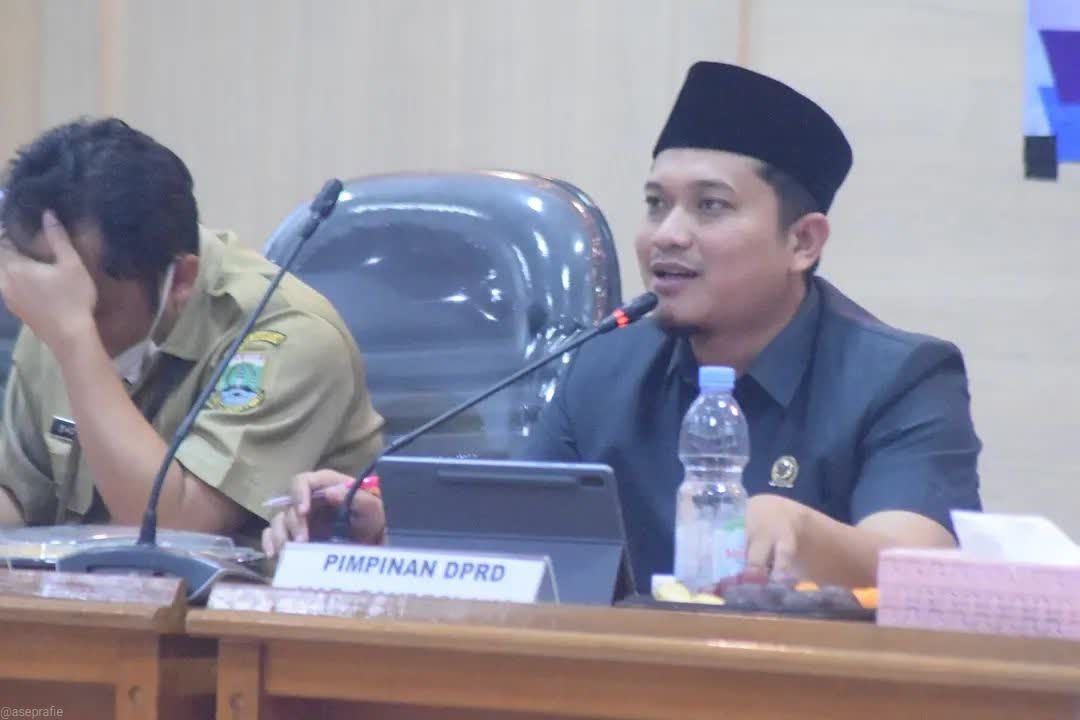 Politisi PKS Pandeglang Gagas Program Rumah Baca Sabar 1 Politisi PKS Pandeglang Gagas Program Rumah Baca Sabar