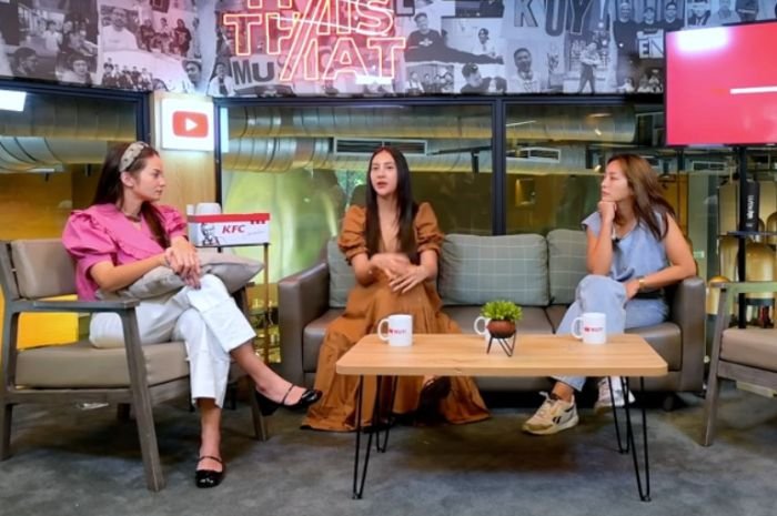 Kesal dengan Sosok Lidya di Layangan Putus, Enzy Storia Langsung Labrak Anya Geraldine Depan Mata 2 Kesal dengan Sosok Lidya di Layangan Putus, Enzy Storia Langsung Labrak Anya Geraldine Depan Mata