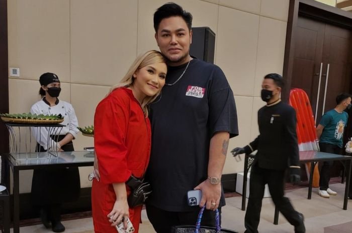 Ayu Ting Ting Rayakan Ulang Tahun Bilqis yang ke-8, Ivan Gunawan Bawa Kado Apa? 3 Ayu Ting Ting Rayakan Ulang Tahun Bilqis yang ke-8, Ivan Gunawan Bawa Kado Apa?