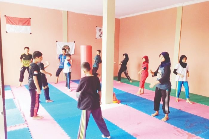 Kejuaraan Taekwondo Ciputra Cup, Tim Kabupaten Serang Matangkan Teknik dan Mental Atlet 1 Kejuaraan Taekwondo Ciputra Cup, Tim Kabupaten Serang Matangkan Teknik dan Mental Atlet