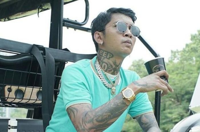 Geram Selalu Dicurigai Sebagai Pemakai Narkoba, Young Lex Bakal Ciduk Netizen yang Seret Namanya? 2 Geram Selalu Dicurigai Sebagai Pemakai Narkoba, Young Lex Bakal Ciduk Netizen yang Seret Namanya?