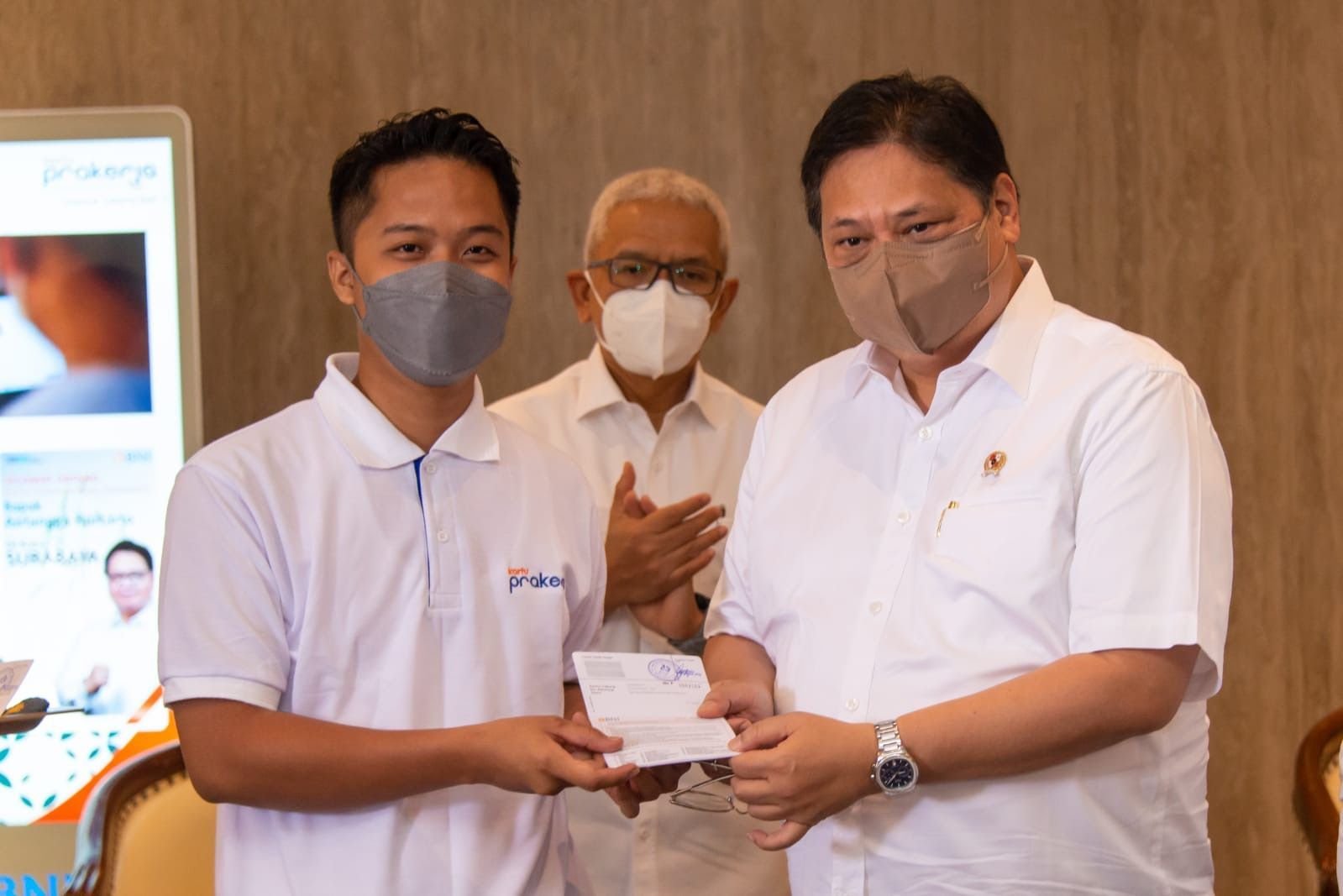 Menko Airlangga Pastikan Program Kartu Prakerja Dilanjut Tetap Bermanfaat Bagi Masyarakat Luas 2 Menko Airlangga Pastikan Program Kartu Prakerja Dilanjut Tetap Bermanfaat Bagi Masyarakat Luas