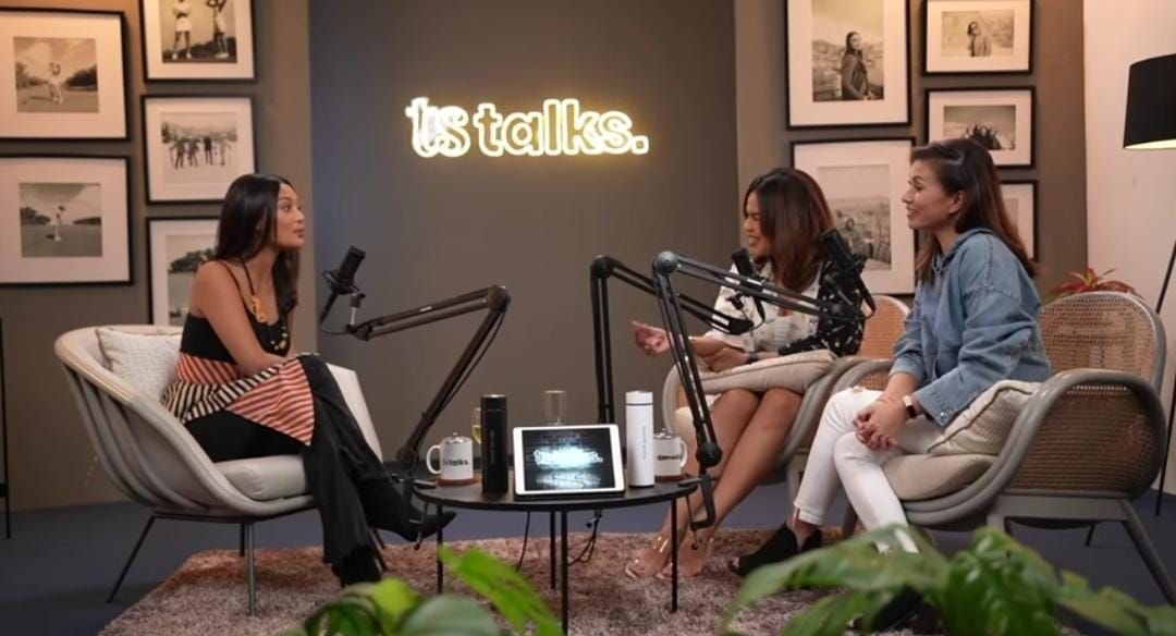 Disukai Oleh Bule, Erika Carlina: Melting Melihat Pria Suku Jawa Banget