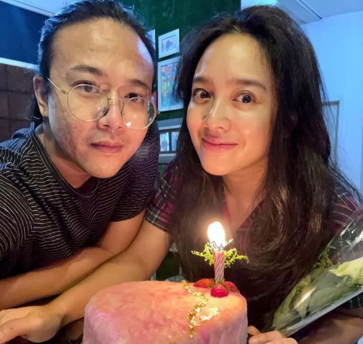 Setelah 12 Tahun Penantian, Dea Ananda Amat Bahagia Kini Bisa Pamer Foto Baby Bump 1 Setelah 12 Tahun Penantian, Dea Ananda Amat Bahagia Kini Bisa Pamer Foto Baby Bump