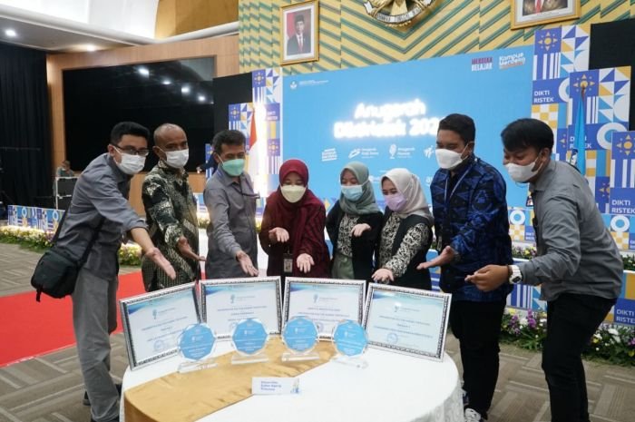 Mantap! Untirta Raih 4 Penghargaan Anugerah Diktiristek 2021 5 Mantap! Untirta Raih 4 Penghargaan Anugerah Diktiristek 2021