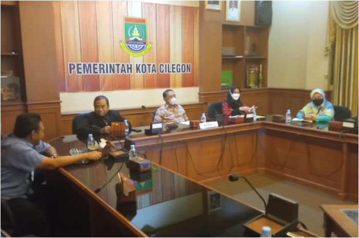 Rapat Bersama Menteri Luhut Binsar Pandjaitan, Kota Cilegon Diminta Bersiap Hadapi Gelombang Varian Omicron 8 Rapat Bersama Menteri Luhut Binsar Pandjaitan, Kota Cilegon Diminta Bersiap Hadapi Gelombang Varian Omicron