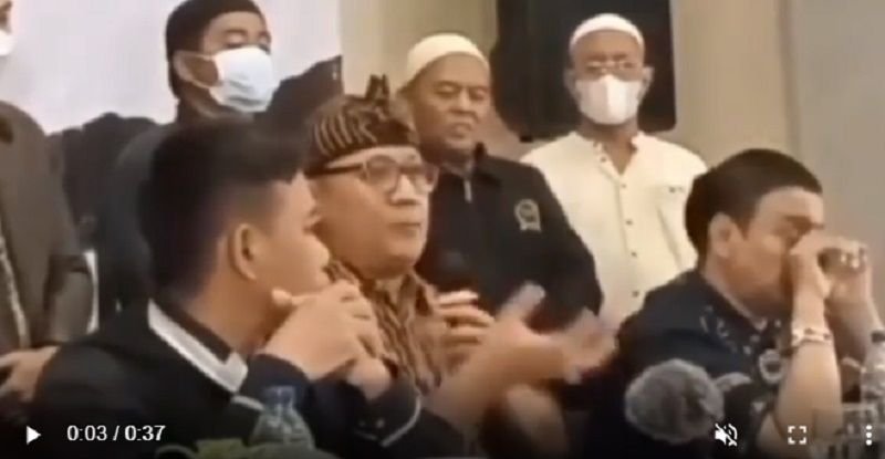 Viral Video Edy Mulyadi Sebut Kalimantan sebagai tempat Jin Buang Anak, Pasar Genderuwo dan Kuntilanak 5 Viral Video Edy Mulyadi Sebut Kalimantan sebagai tempat Jin Buang Anak, Pasar Genderuwo dan Kuntilanak
