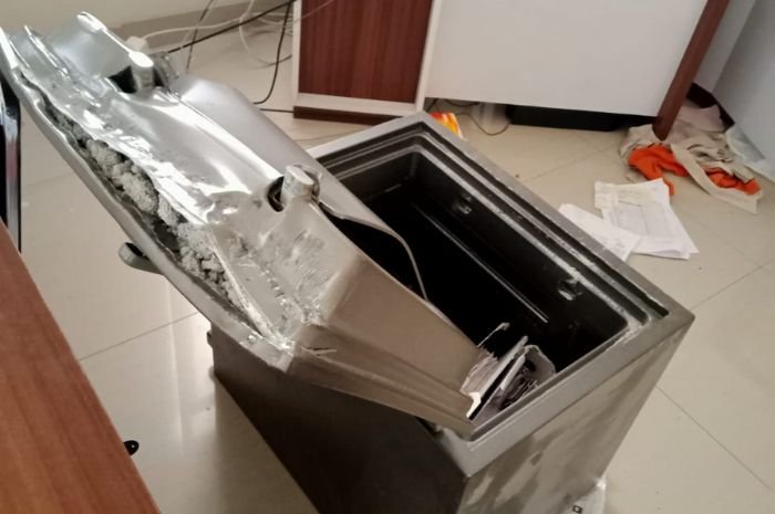 Maling Gotong dan Bobol Brankas di Gudang Makanan di Kota Serang, Uang Ratusan Juta Raib 2 Maling Gotong dan Bobol Brankas di Gudang Makanan di Kota Serang, Uang Ratusan Juta Raib