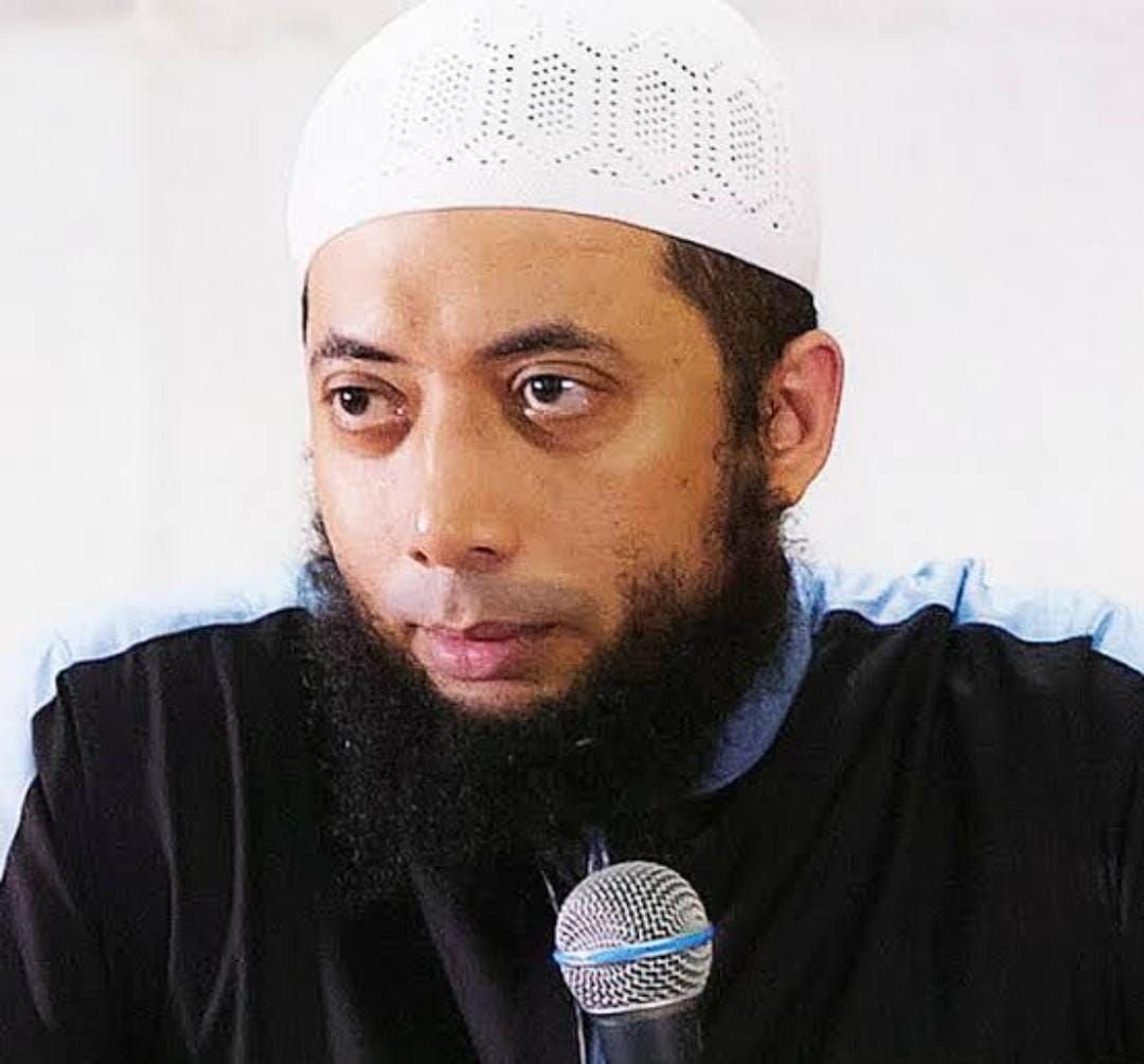 Ini Hukum Melepas Tali Pocong Menurut Ustad Khalid Basalamah 1 Ini Hukum Melepas Tali Pocong Menurut Ustad Khalid Basalamah