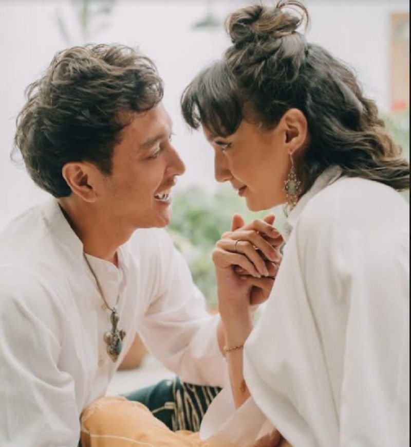 Nadine Chandrawinata Asyik Joget Saat Hamil Besar, Aksinya Bikin Ngilu