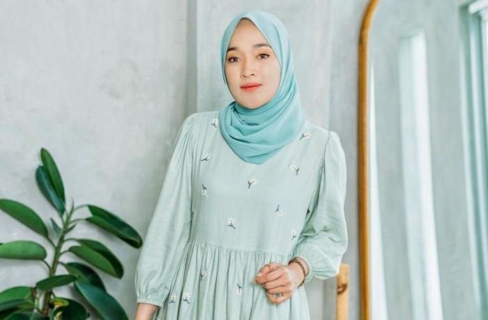 Ditanya Sang Anak Tentang Arti Perselingkuhan, Ini Jawaban Ririe Fairus pada Buah Hatinya