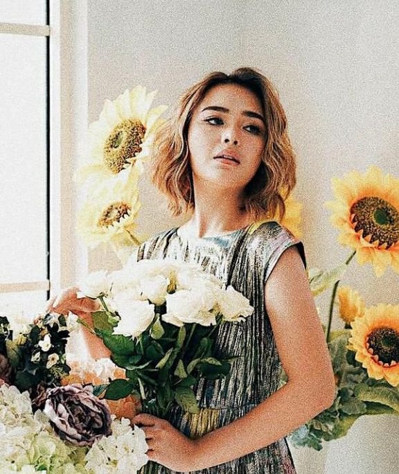 Profil Amanda Manopo yang Dikabarkan Berpacaran dengan Mischa Chandrawinata