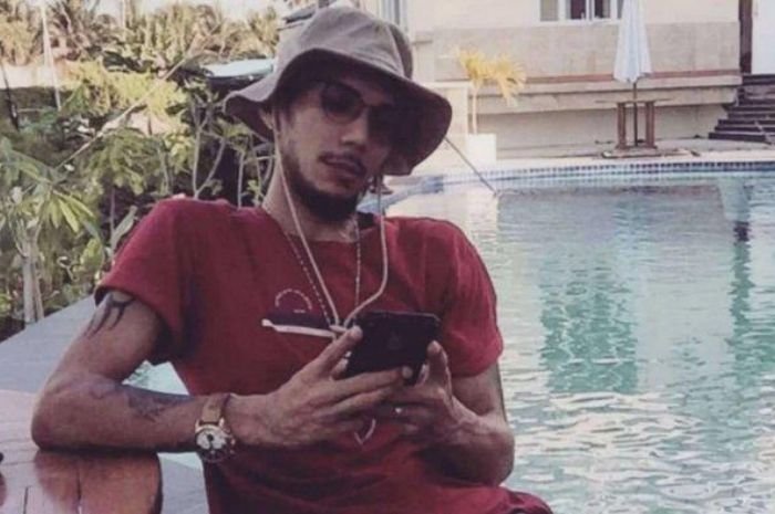 Tampil Beda dan Punya Nama Baru, Norman Kamaru Diisukan Pindah Agama 3 Tampil Beda dan Punya Nama Baru, Norman Kamaru Diisukan Pindah Agama