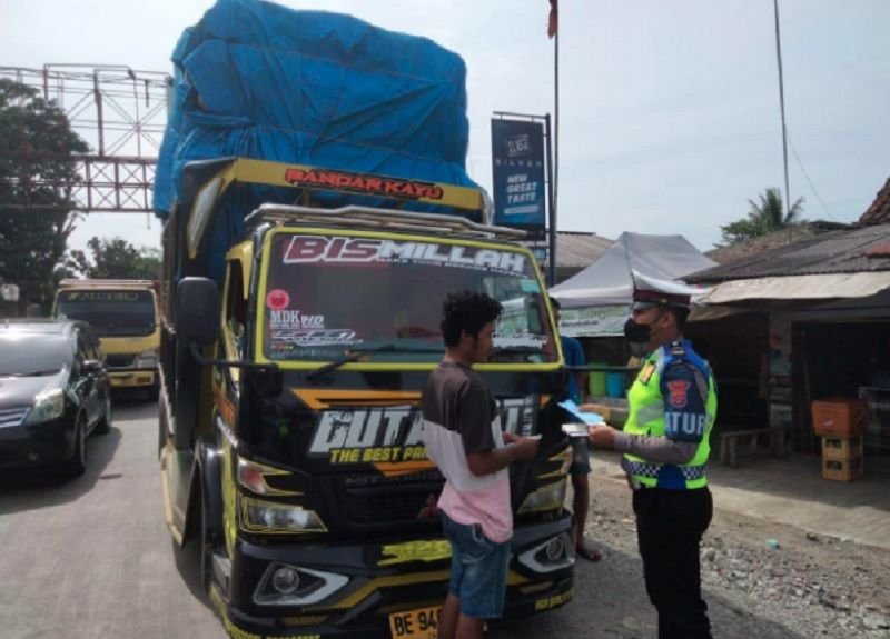 Puluhan Truk Overload di Rangkasbitung Ditilang Satlantas