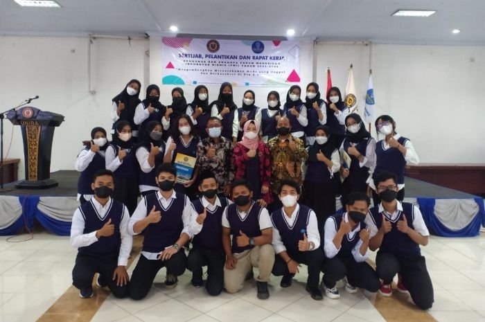 Pengurus Baru FMI Ingin Uniba Jadi Profit Centre Mahasiswa 8 Pengurus Baru FMI Ingin Uniba Jadi Profit Centre Mahasiswa