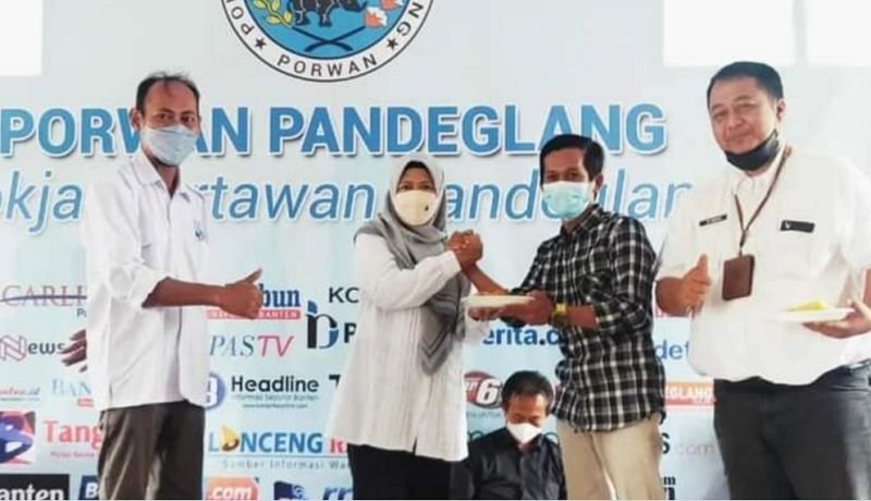 Bupati Irna Narulita Ajak Pers Perkuat Sinergitas 1 Bupati Irna Narulita Ajak Pers Perkuat Sinergitas