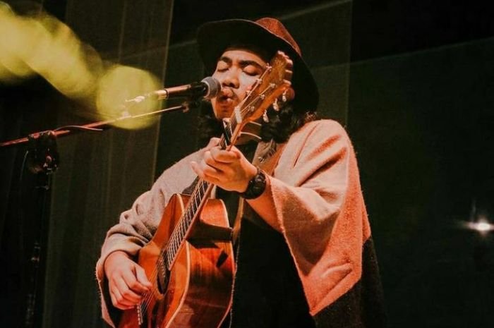 Terungkap Sosok Mantan Kekasih Aya Canina yang Diduga Lakukan Kekerasan Selama 3,5 Tahun 1 Terungkap Sosok Mantan Kekasih Aya Canina yang Diduga Lakukan Kekerasan Selama 3,5 Tahun