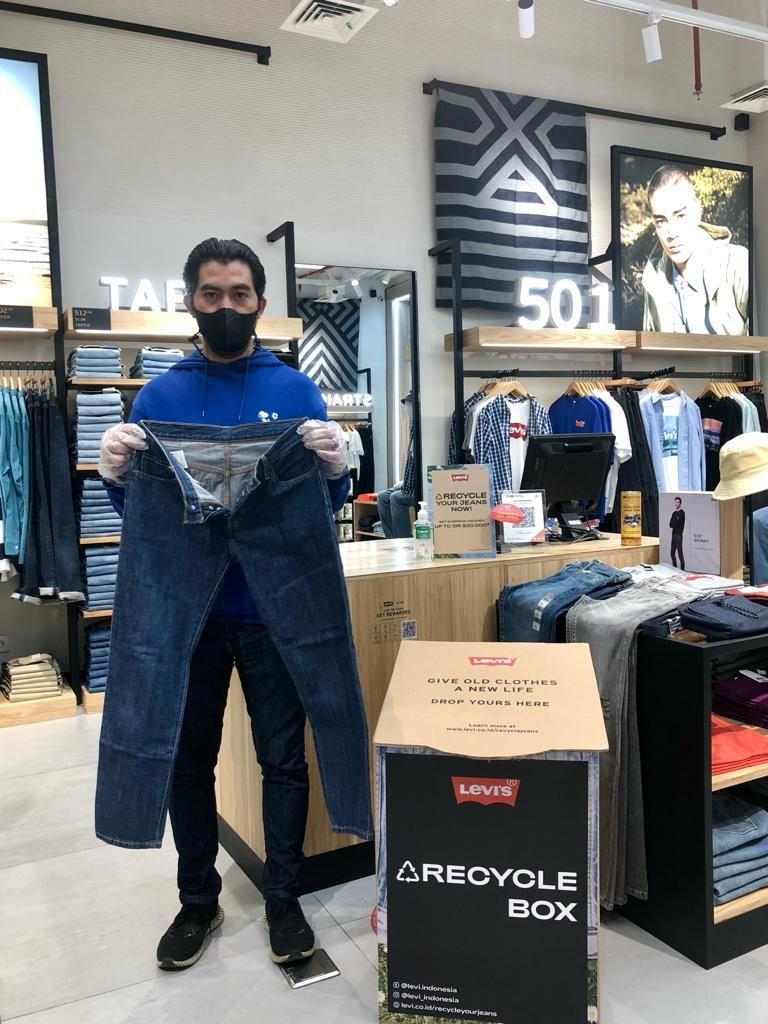 Tukar Jeans Lama Anda Menjadi Voucher Belanja di Levis
