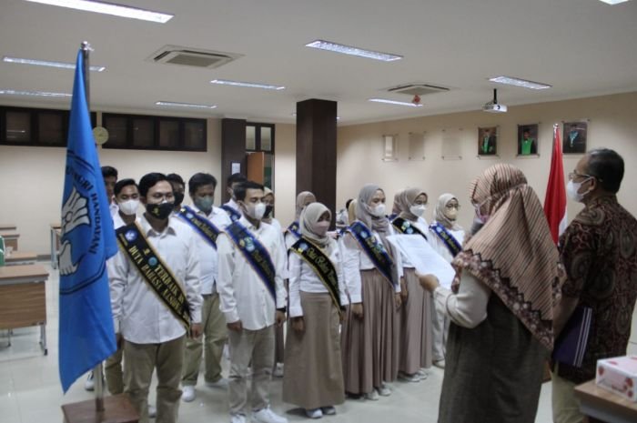 Lantik Pengurus IKADUBAS, Kepala Kantor Bahasa Provinsi Banten Titip Pesan Ini 2 Lantik Pengurus IKADUBAS, Kepala Kantor Bahasa Provinsi Banten Titip Pesan Ini